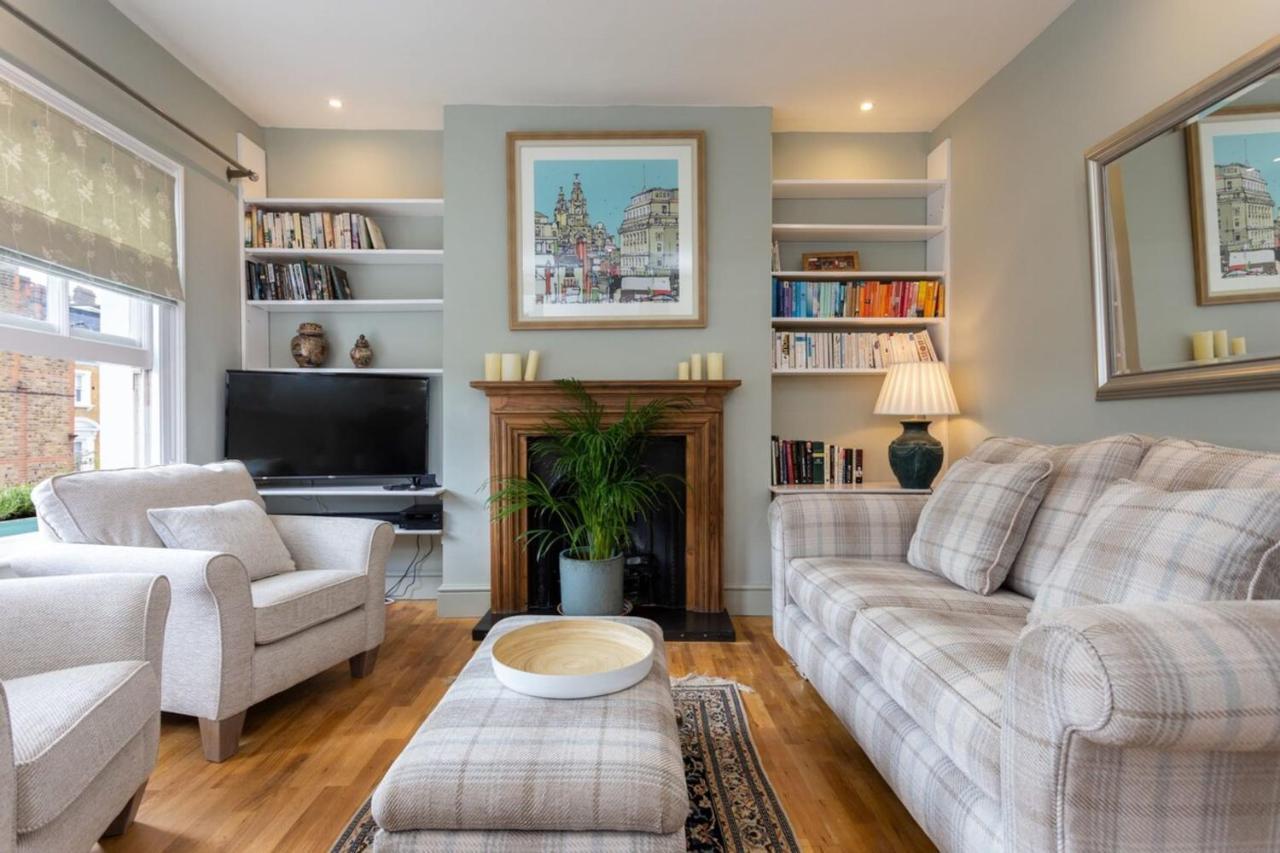 Quaint 2 Bedroom Flat - 9 Minutes Walk To Vauxhall Tube London Kültér fotó