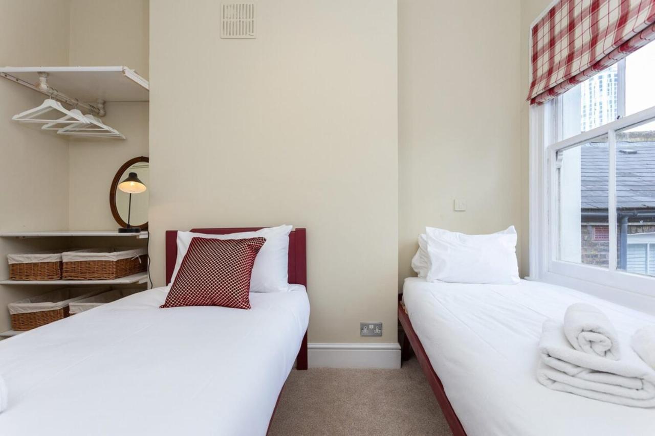 Quaint 2 Bedroom Flat - 9 Minutes Walk To Vauxhall Tube London Kültér fotó