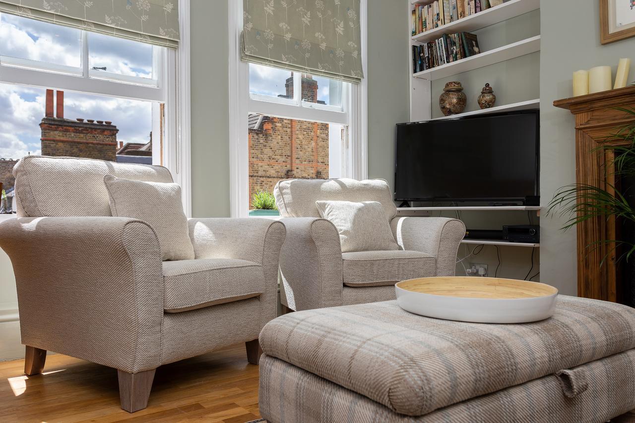 Quaint 2 Bedroom Flat - 9 Minutes Walk To Vauxhall Tube London Kültér fotó