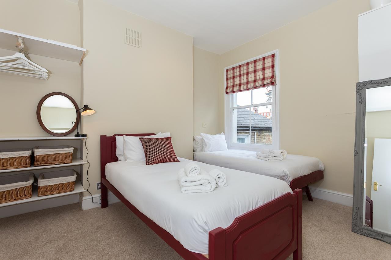Quaint 2 Bedroom Flat - 9 Minutes Walk To Vauxhall Tube London Kültér fotó